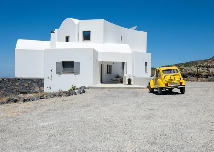 White Ibex Emporio (Santorini)